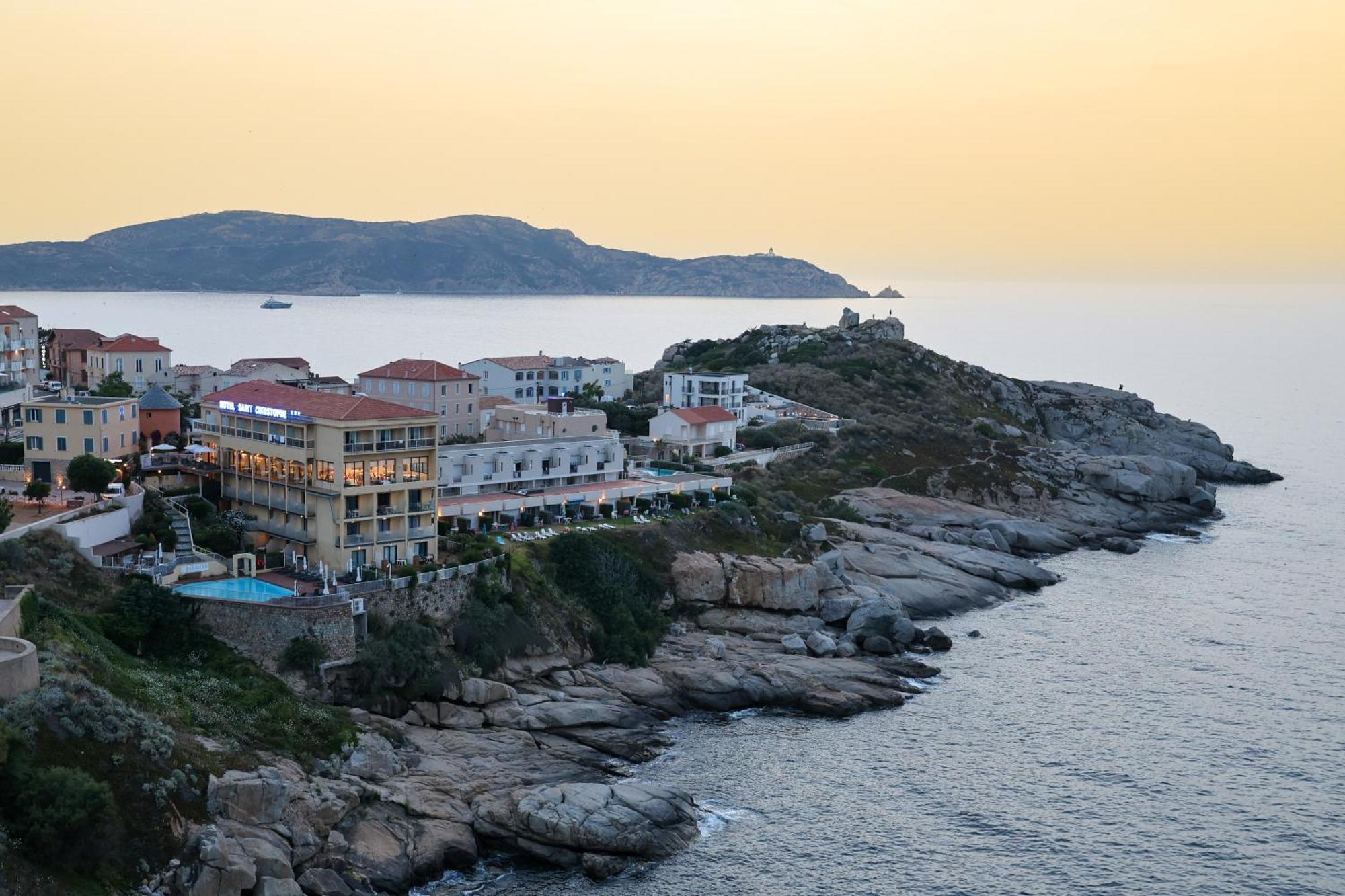 Hotel Saint Christophe 卡尔维 外观 照片