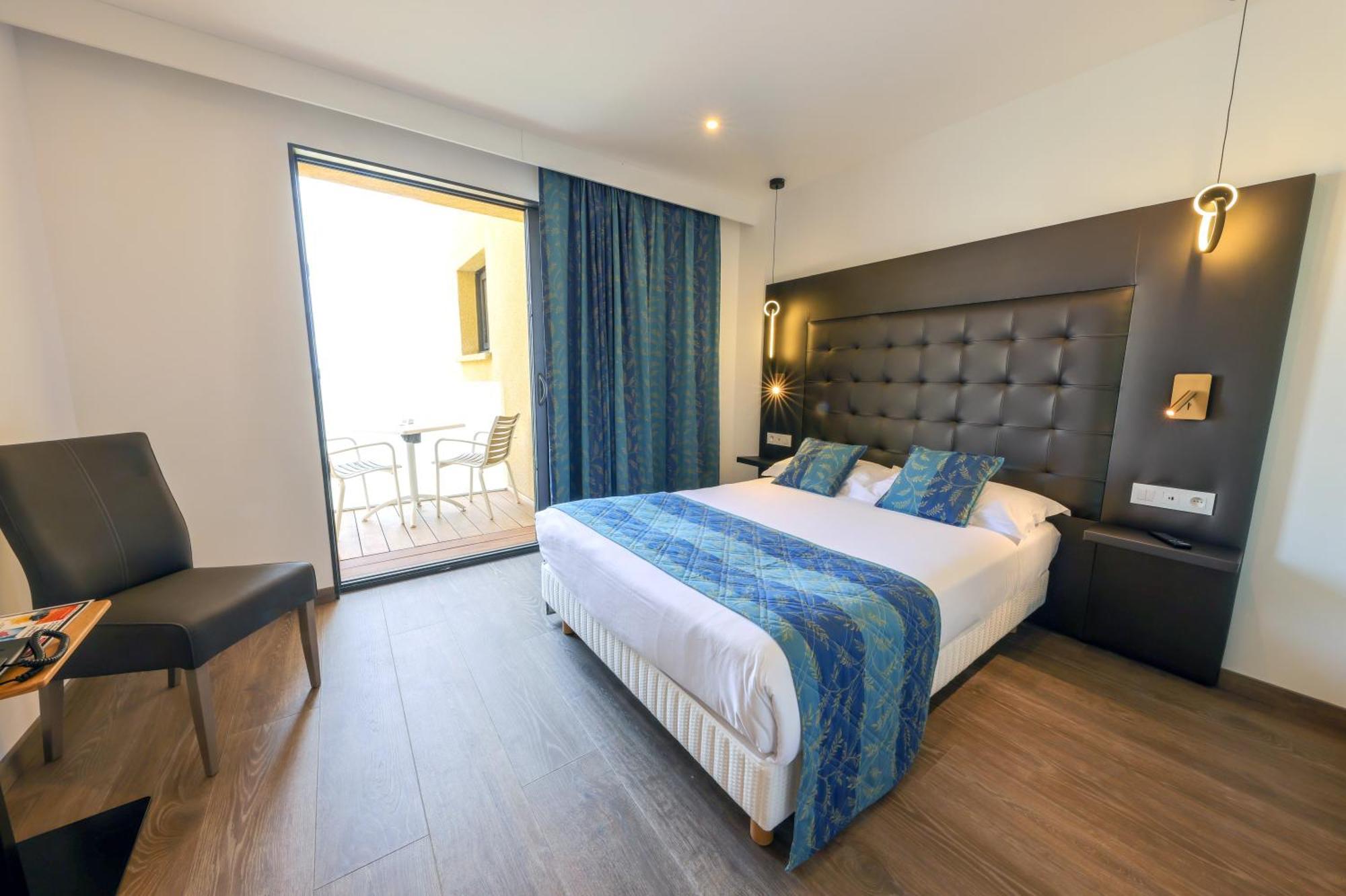 Hotel Saint Christophe 卡尔维 外观 照片