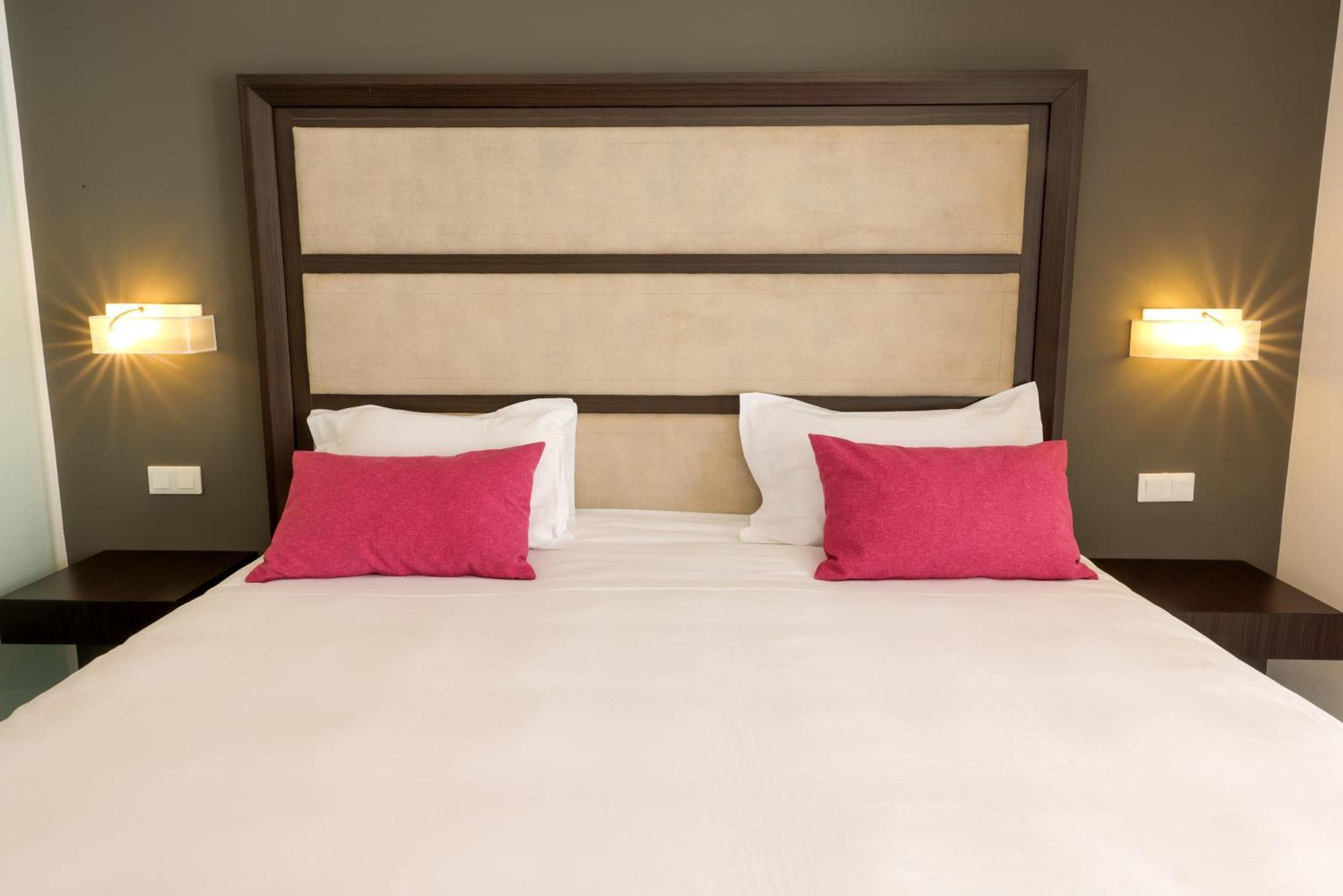 Hotel Saint Christophe 卡尔维 外观 照片