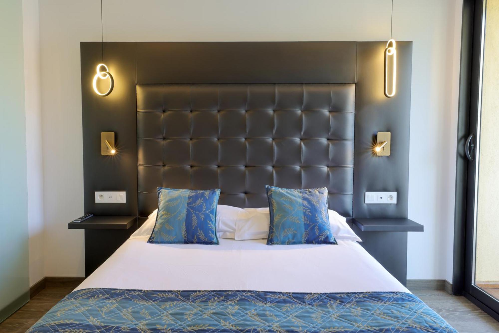Hotel Saint Christophe 卡尔维 外观 照片
