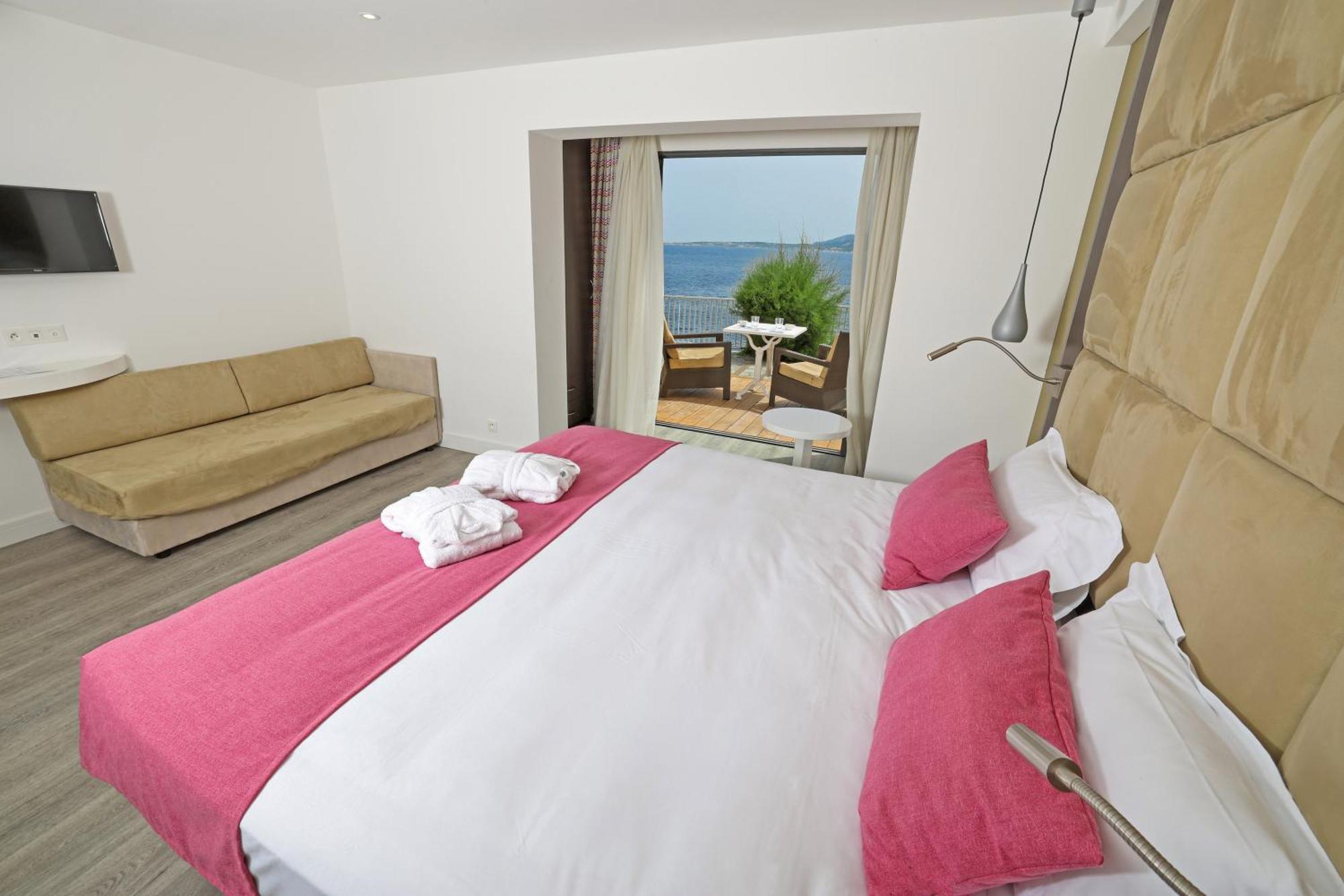 Hotel Saint Christophe 卡尔维 外观 照片