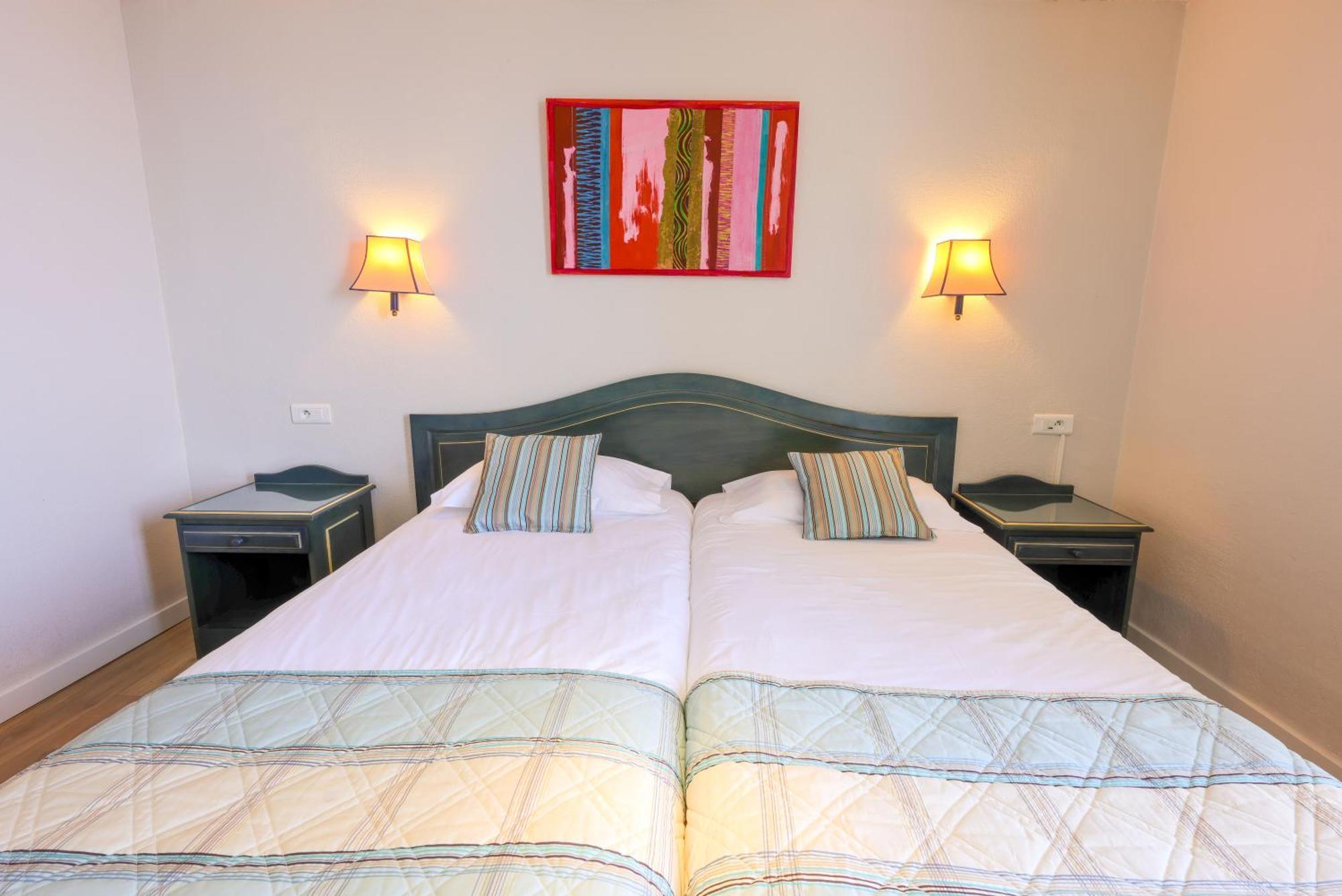 Hotel Saint Christophe 卡尔维 外观 照片