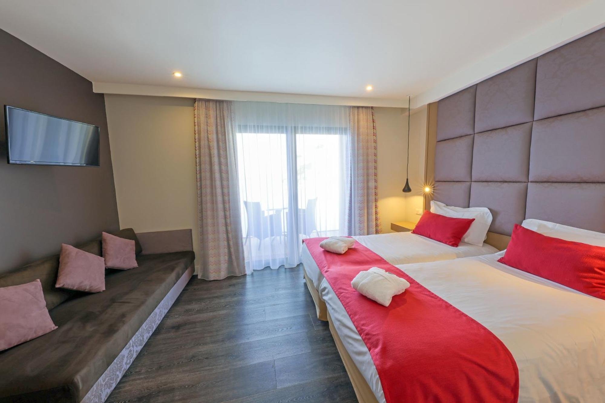 Hotel Saint Christophe 卡尔维 外观 照片