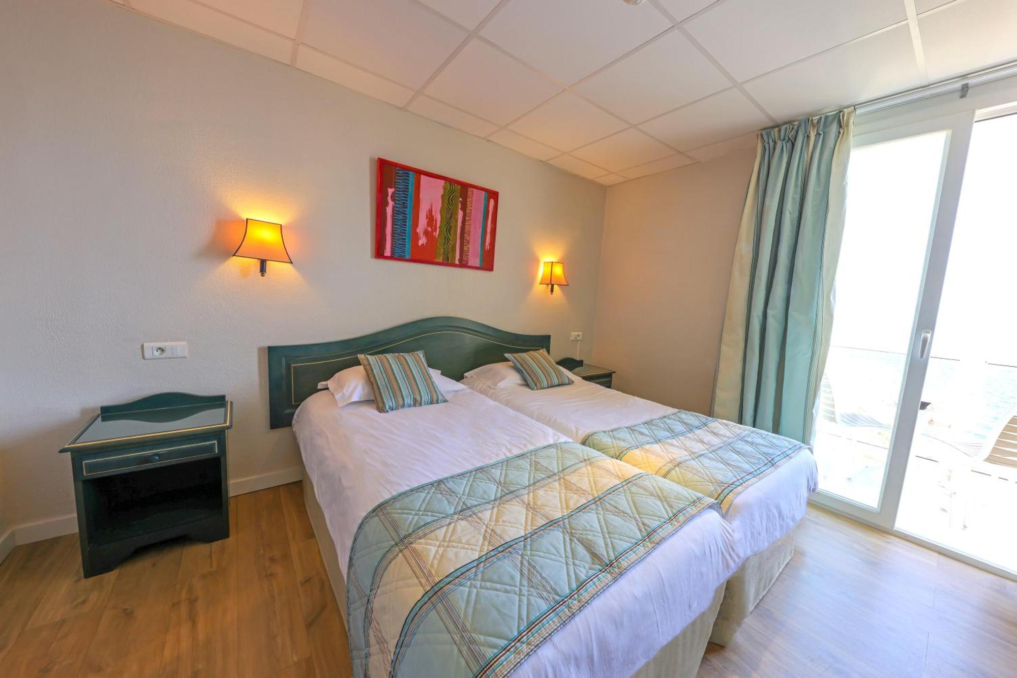 Hotel Saint Christophe 卡尔维 外观 照片
